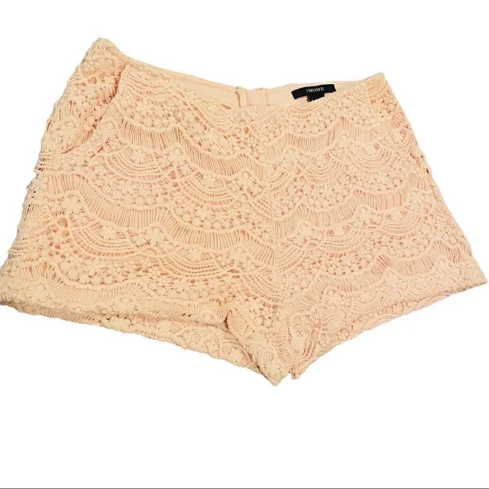 Forever 21 Light Pink Lace Shorts Size Medium